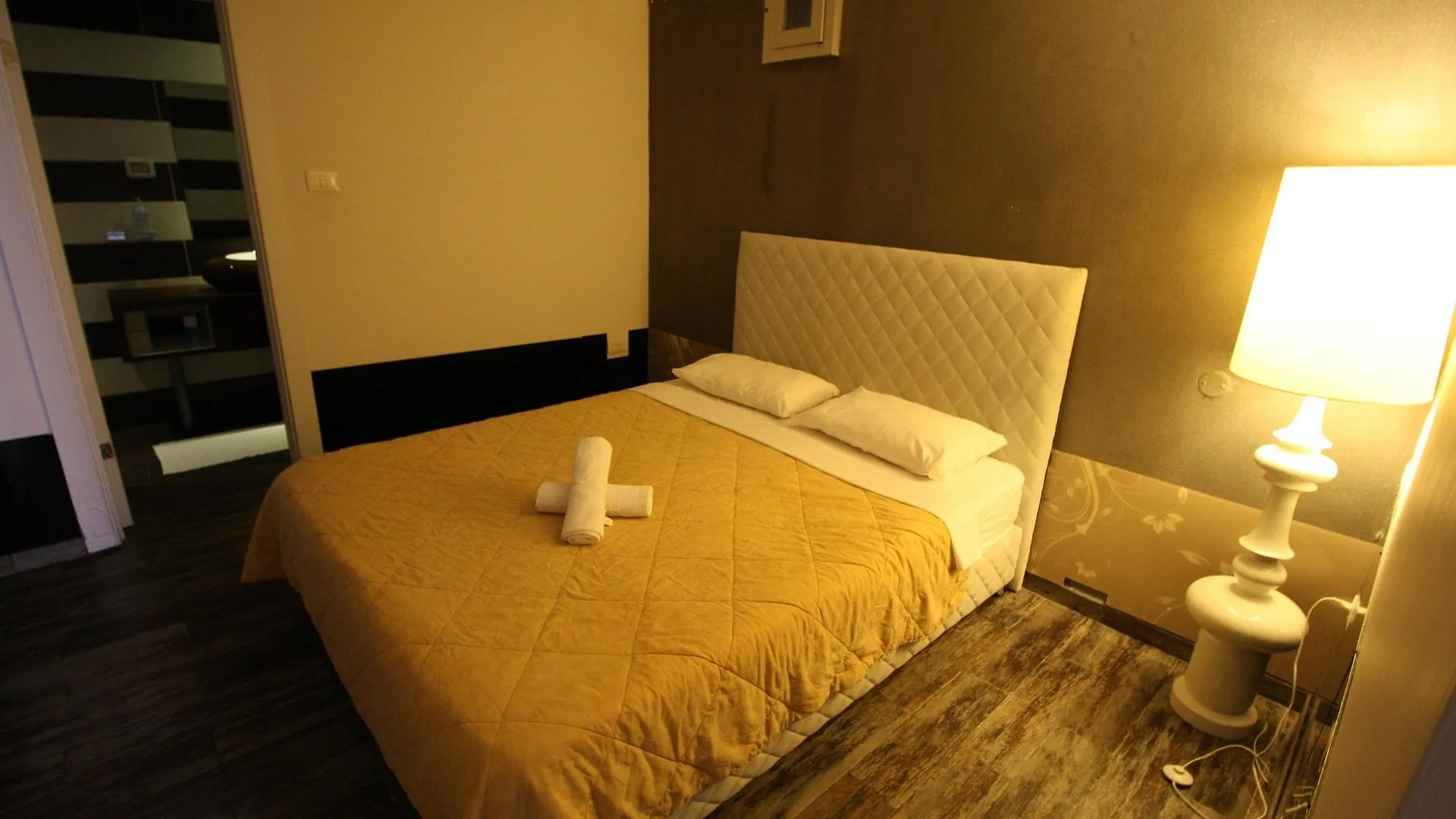 Rich Luxury Suites Эйлат Отель